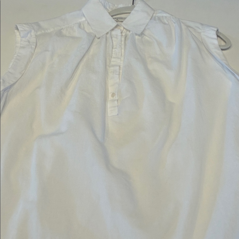 Aritzia Babaton White Sleeveless Top